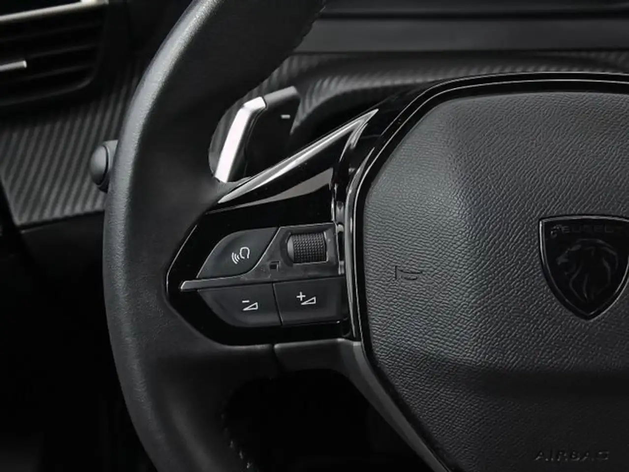Peugeot 2008 1.2 PureTech S&S Allure EAT8 130 — معرض صور السيارة 19