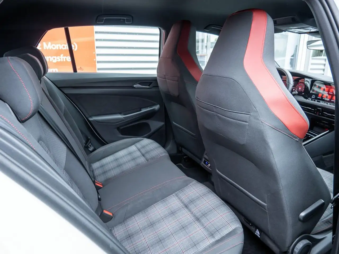 Volkswagen Golf GTI 2.0 TSI DSG Climatronic NAVI LED PDC SH — Vehicle gallery 8