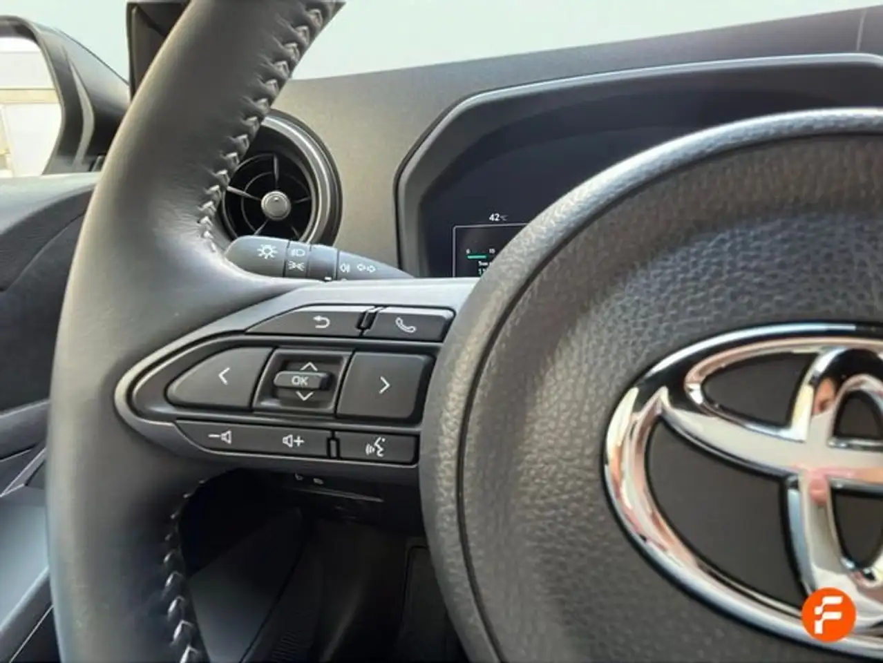 Toyota Yaris 1.6T 276 MANUAL RZ — معرض صور السيارة 23