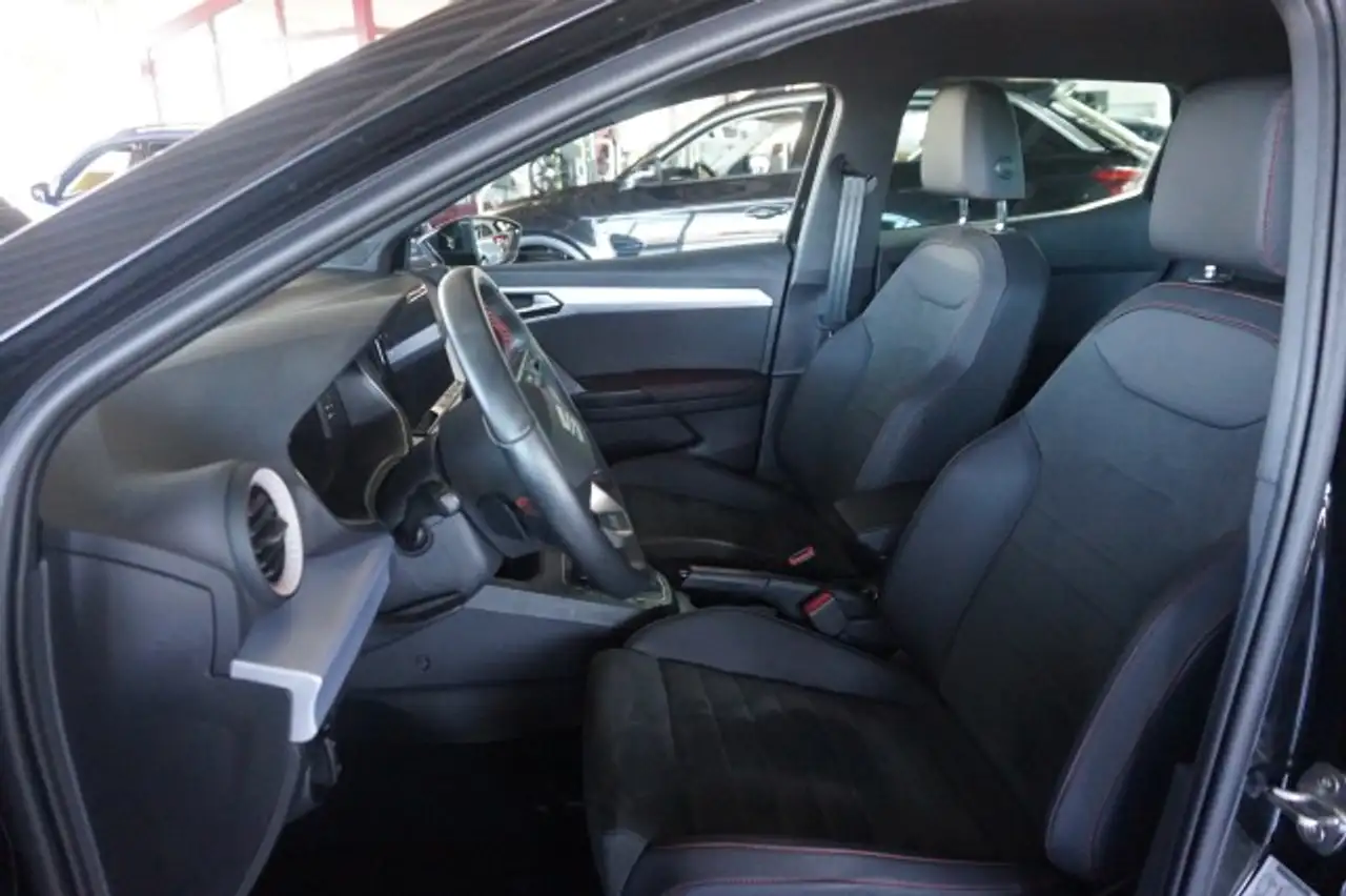 SEAT Ibiza IBIZA 1,0 TSI DSG FR NAVI ACC KAMERA BLACK SHZ 18" — معرض صور السيارة 7