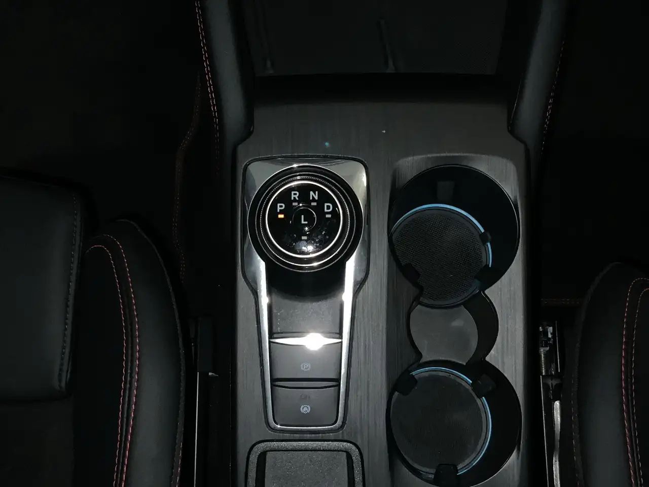 Ford Kuga ST-Line X Aut.*360GRAD*LED-MATRIX*NAVI*GRA*WINTER- — معرض صور السيارة 20