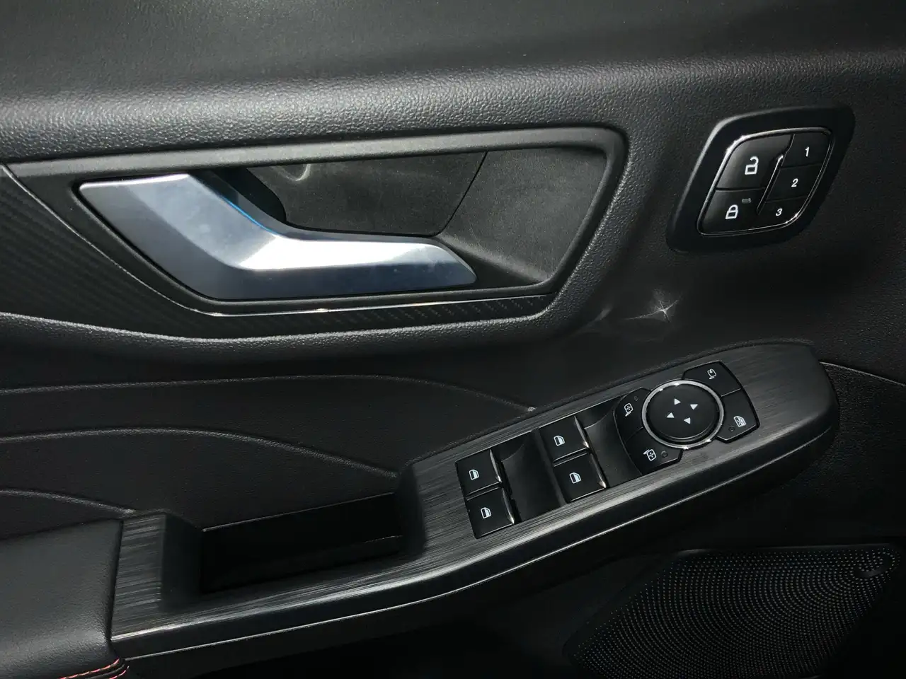 Ford Kuga ST-Line X Aut.*360GRAD*LED-MATRIX*NAVI*GRA*WINTER- — معرض صور السيارة 16