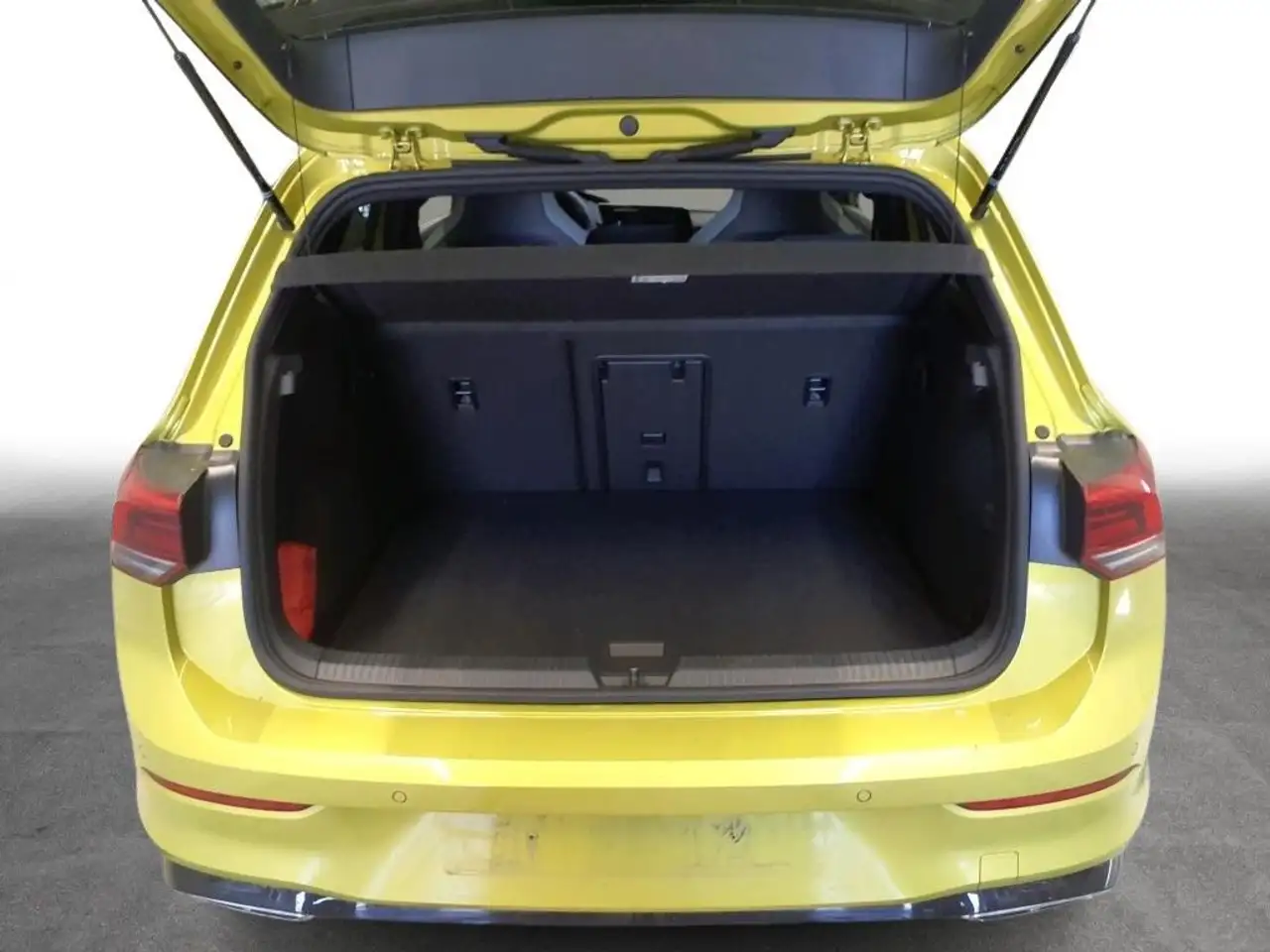Volkswagen Golf VIII 1.5 eTSI DSG R-Line APP LED PDC — Vehicle gallery 8