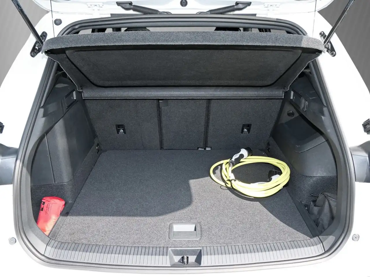 Volkswagen Tiguan 1.5 TSI eHybrid R-Line *PANO*ACC*DCC*LEDER*MATRIX* — Galería del vehículo 6