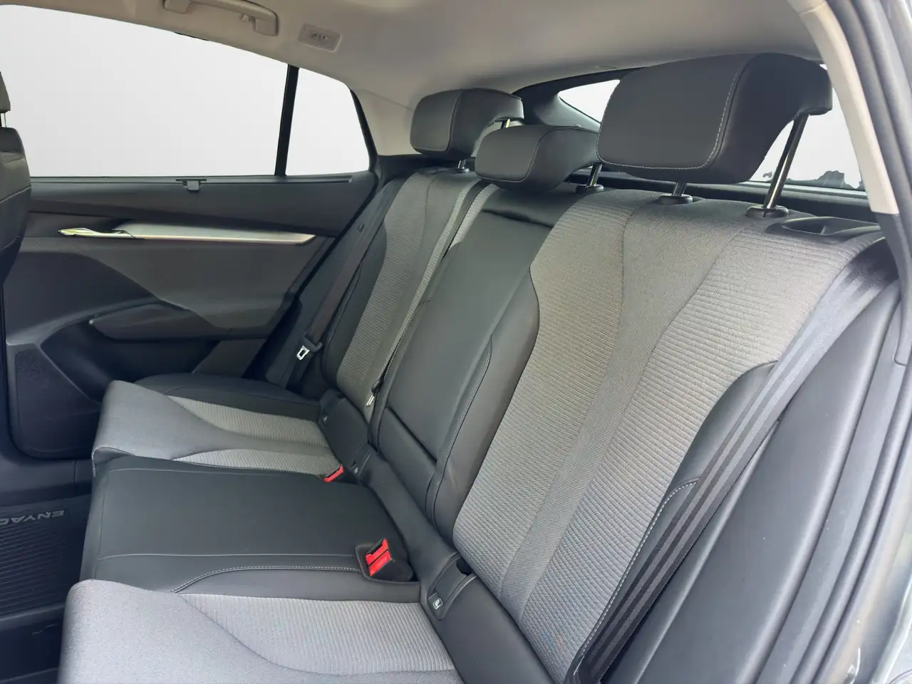 Skoda Enyaq Coupé iV 60 Loft Pano AHK Matrix ACC — Vehicle gallery 12