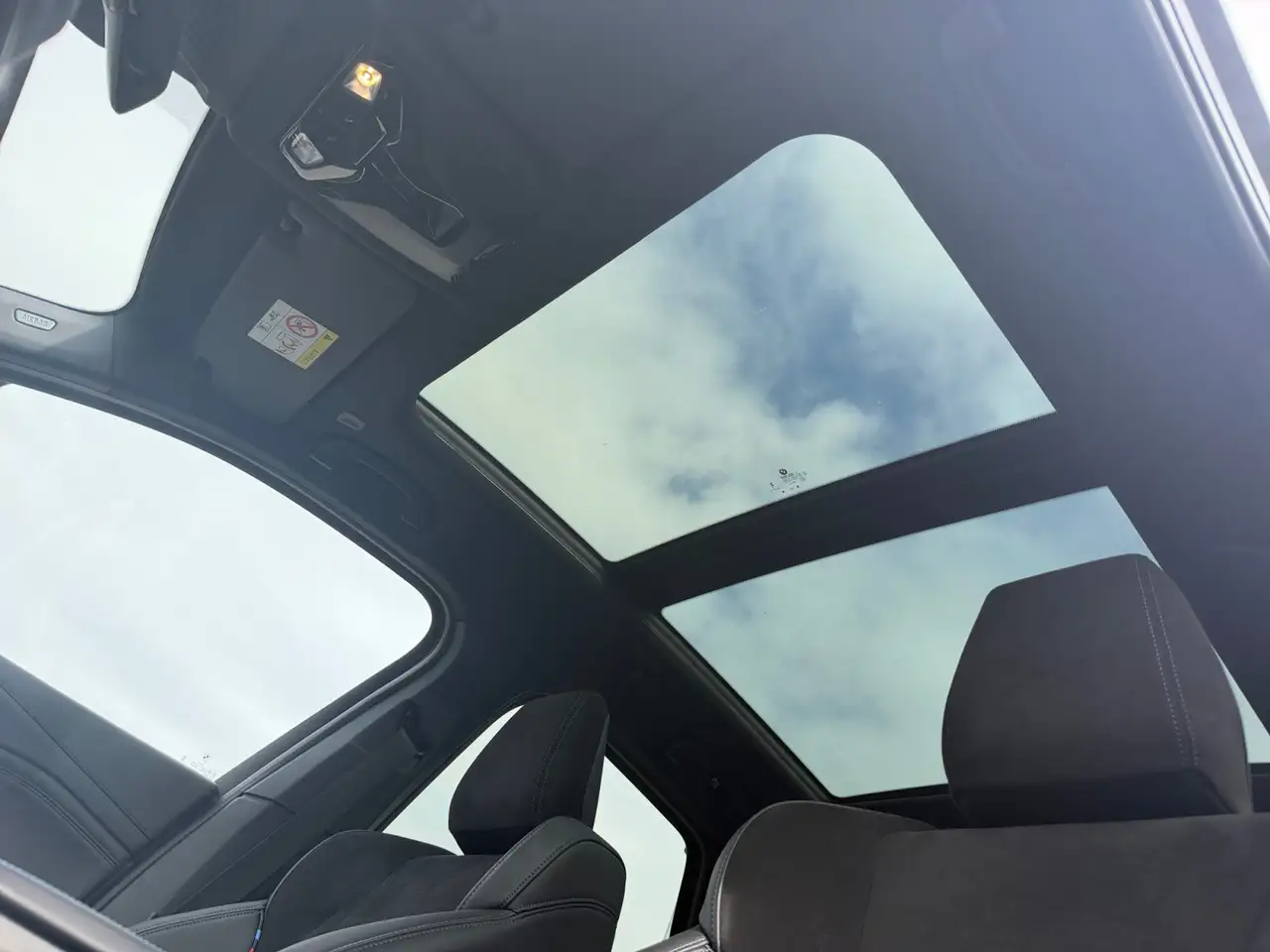BMW 218 i Active Tourer M Sport ASSISTPROF/360°/PANO — Vehicle gallery 12