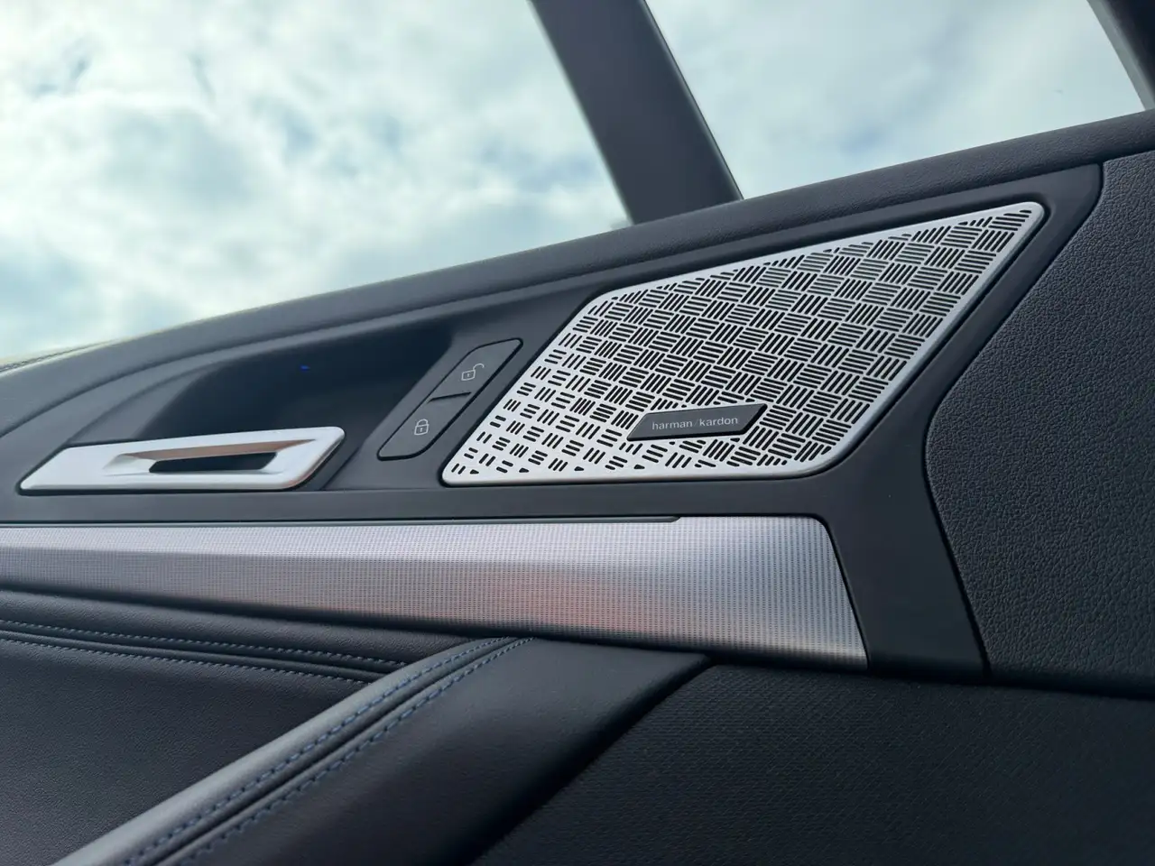 BMW 218 i Active Tourer M Sport ASSISTPROF/360°/PANO — Vehicle gallery 13