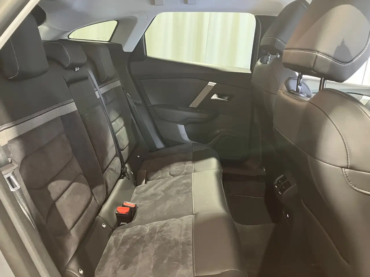 Citroen C4 18''Alu+Navi+Rückfahrkamera+Scheibenheizung — معرض صور السيارة 23