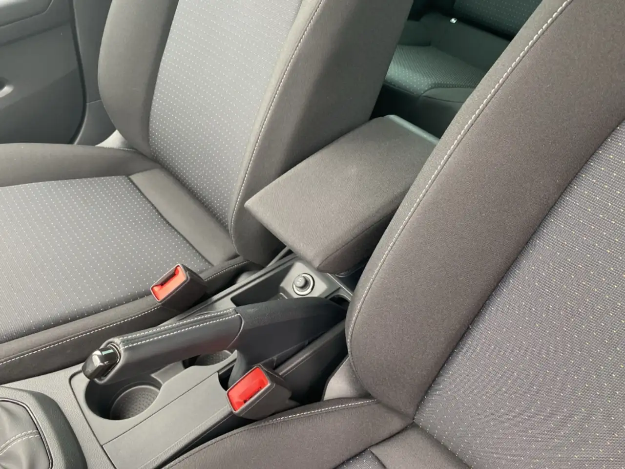 SEAT Ibiza STYLE EDITION 1.0 TSI Style Edition PDC+SHZ+KAMERA — Galerie du véhicule 28