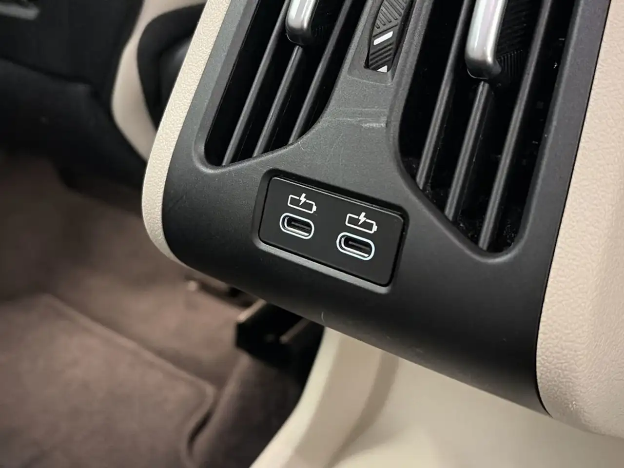 BMW X1 sDrive 20iA — معرض صور السيارة 22