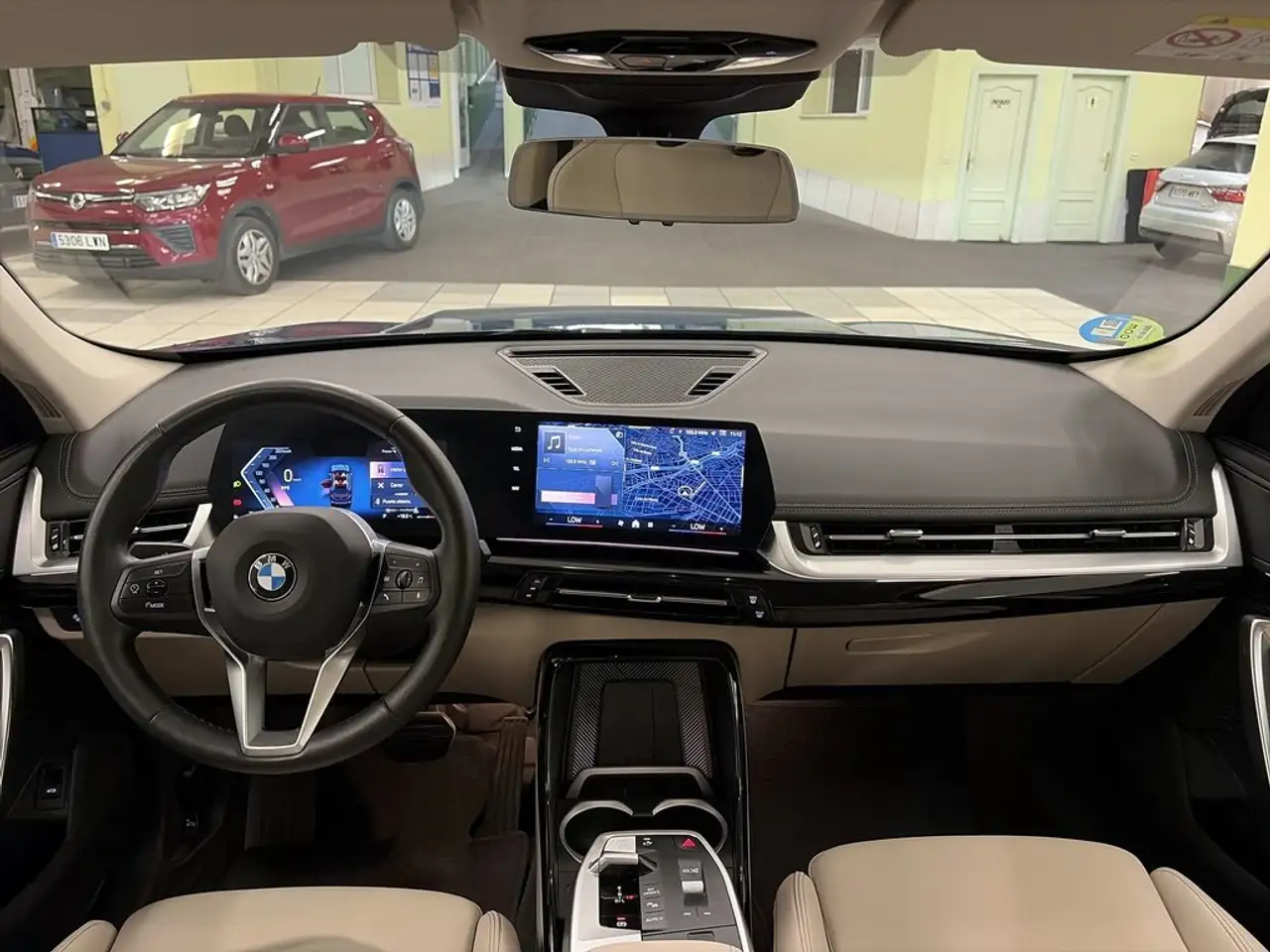 BMW X1 sDrive 20iA — معرض صور السيارة 11