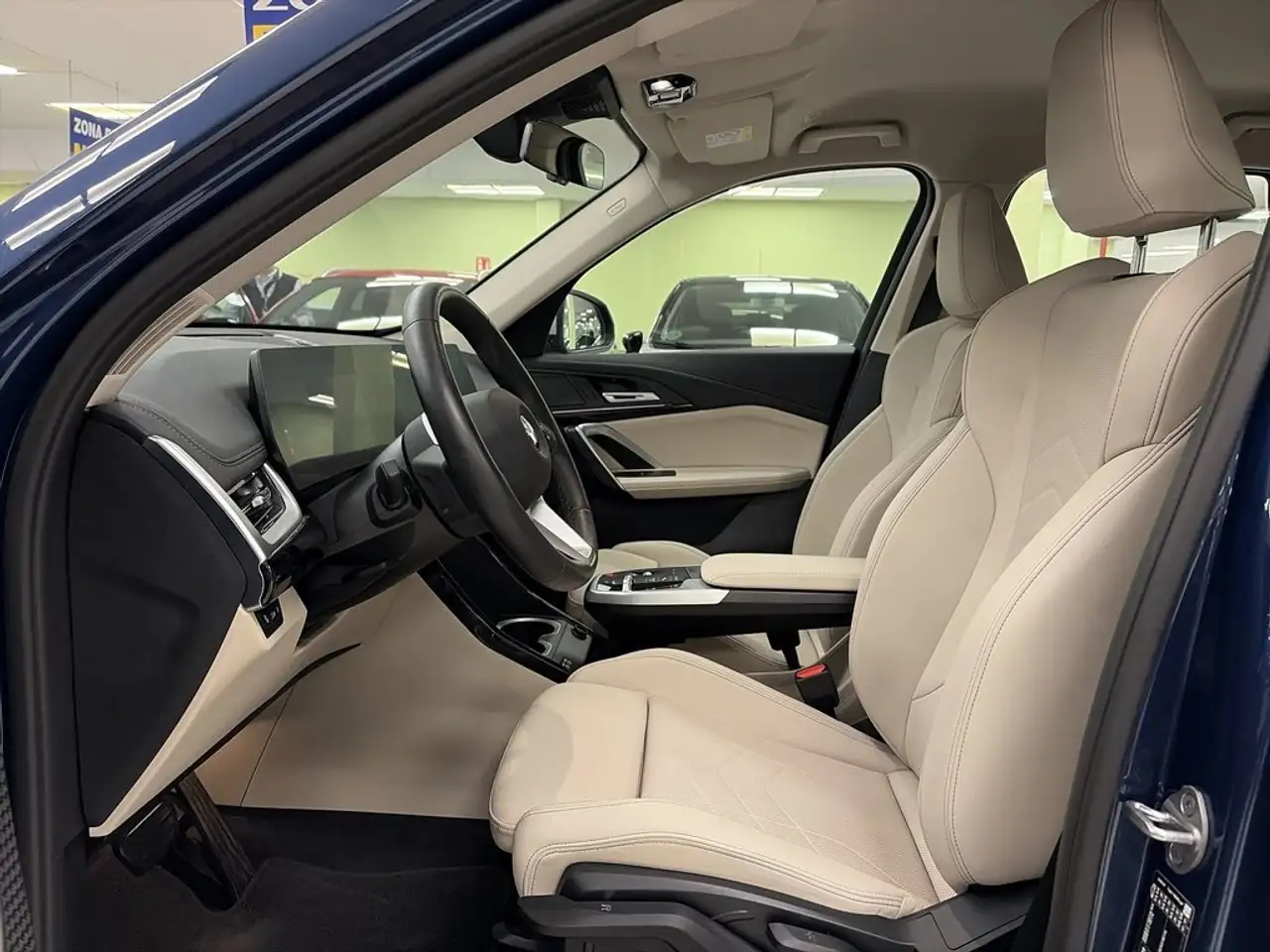 BMW X1 sDrive 20iA — معرض صور السيارة 8