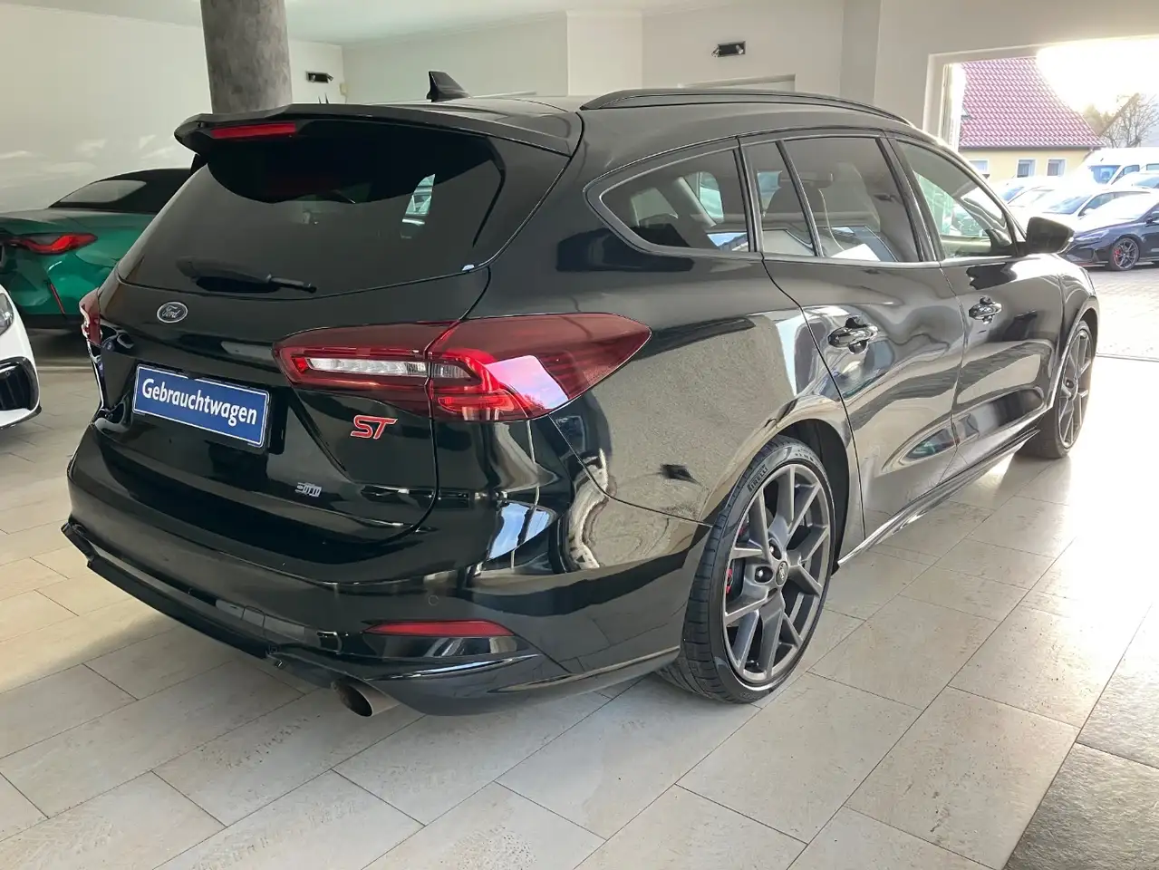 Ford Focus 2.3 EcoBoost ST X Performance Panorama HUD LED — معرض صور السيارة 6
