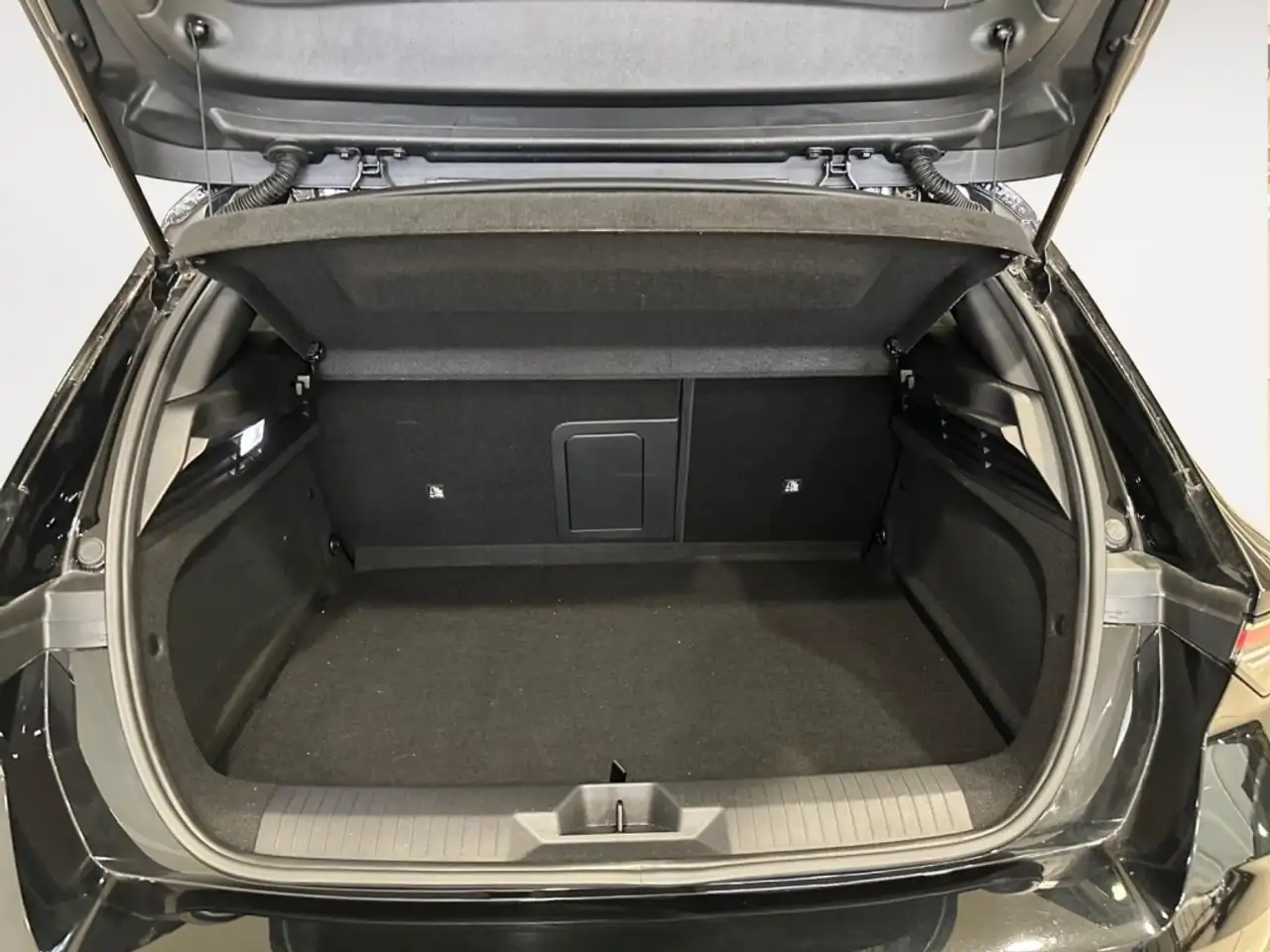 Opel Astra 1.2T XHT 130 GS GPS LL17 RADAR AV AR+CAM — Vehicle gallery 7