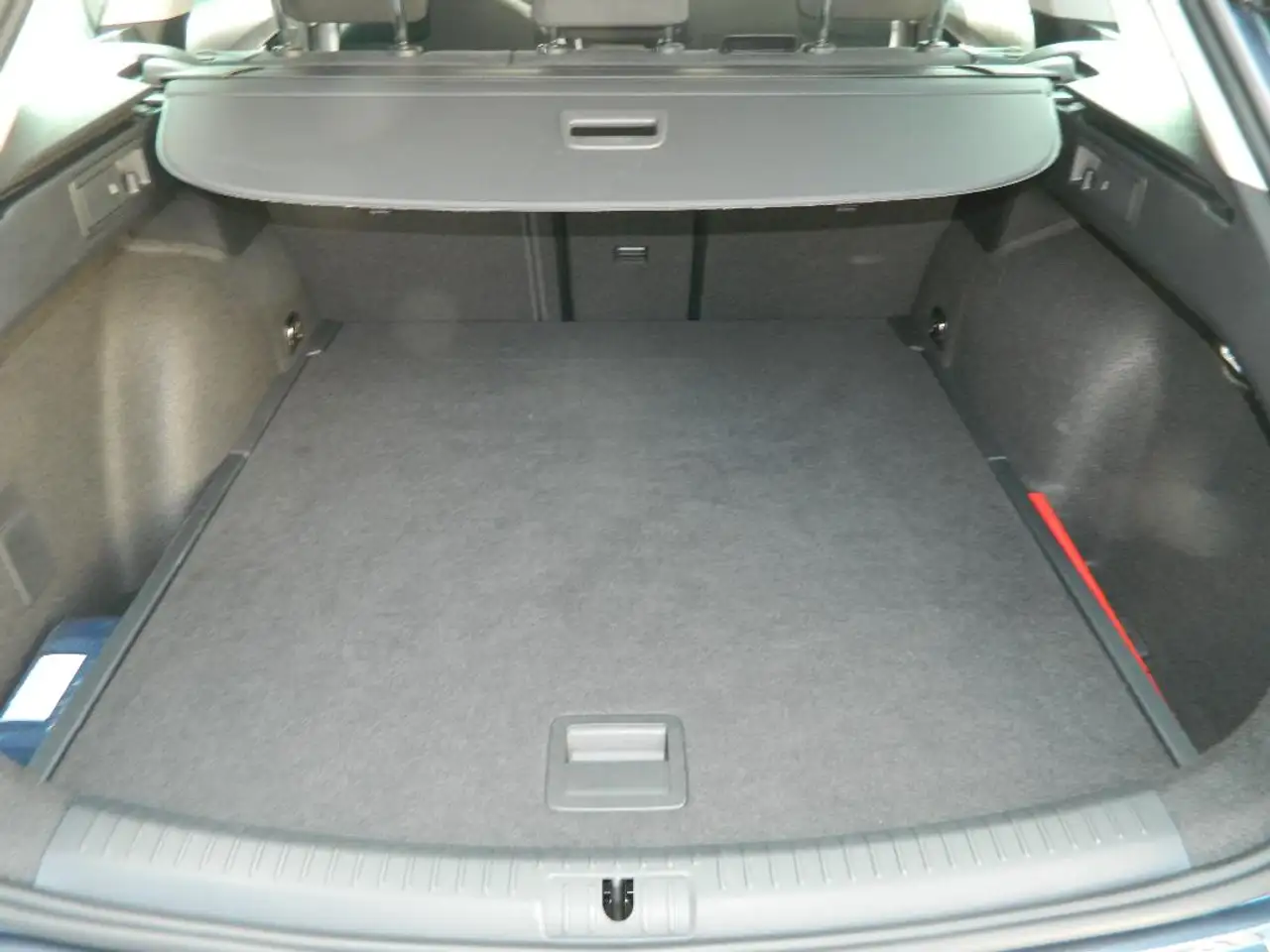 SEAT Leon Style Edition 1.5 eTSI DSG Sitzheiz/PDCv+h/Kamera/Wireless CarPlay/Android Auto — Galerie du véhicule 20