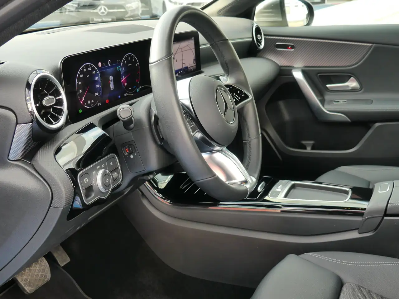 Mercedes-Benz A 180 A 180 Progressive +LED-Scheinw+MBUX+AssistPaket+ — Vehicle gallery 13