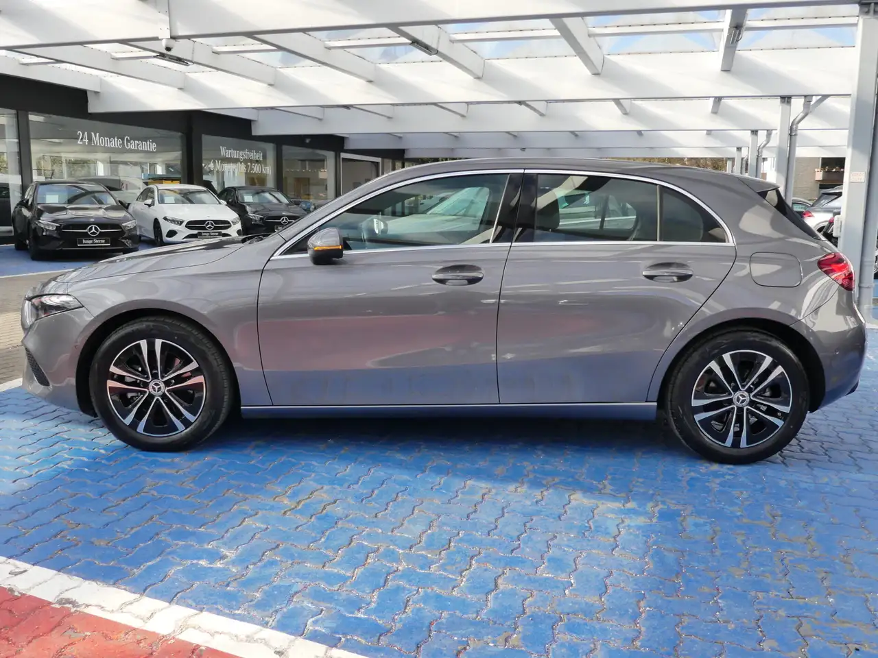 Mercedes-Benz A 180 A 180 Progressive +LED-Scheinw+MBUX+AssistPaket+ — Vehicle gallery 3