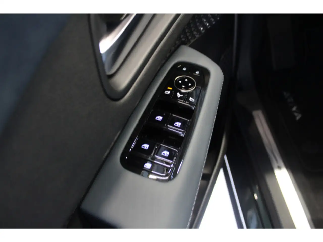 Nissan Ariya e-4ORCE 87 kWh Evolve+ Pack 20 Zoll — Vehicle gallery 24