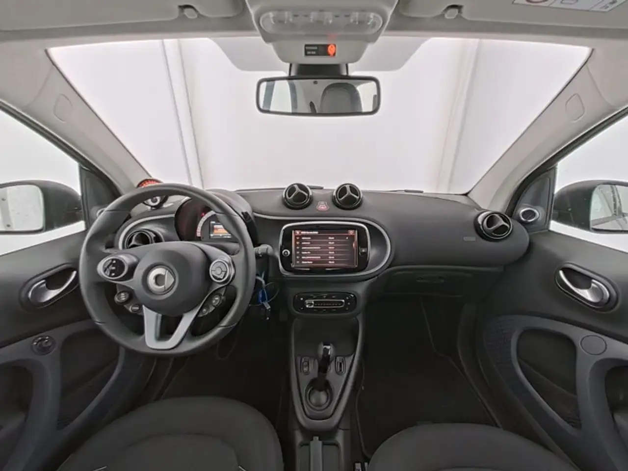 smart forTwo EQ PASSION/EXCL/22KW/RFK+EPH/JBL/PAN/SHZ/LED/GJR — Vehicle gallery 5