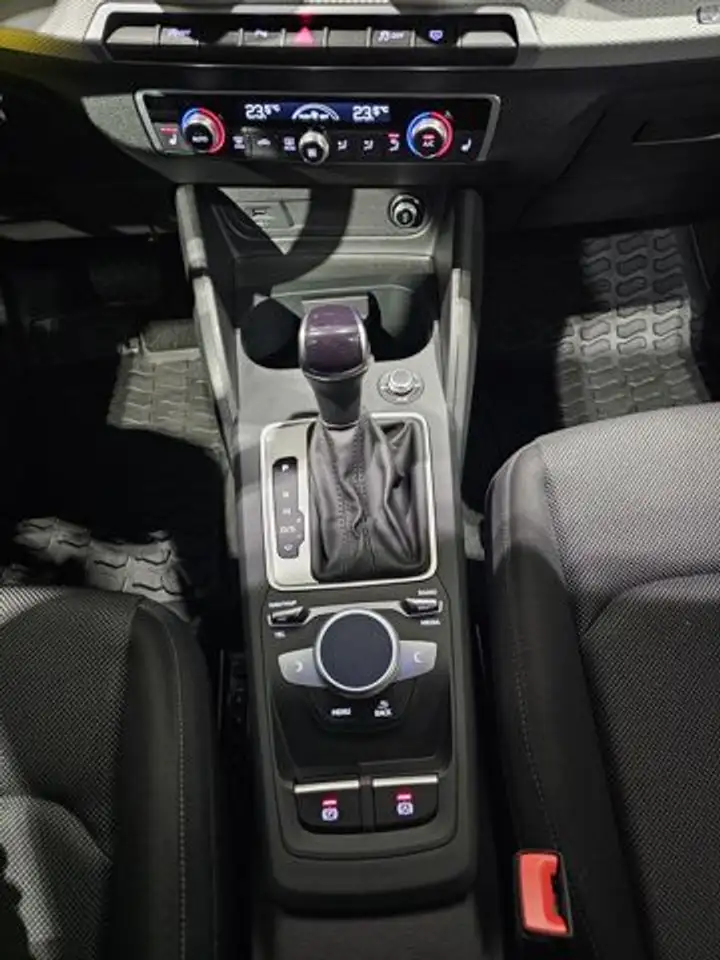 Audi Q2 35 TFSI Virtual Kamera StandheizungSportsitze — Galería del vehículo 19