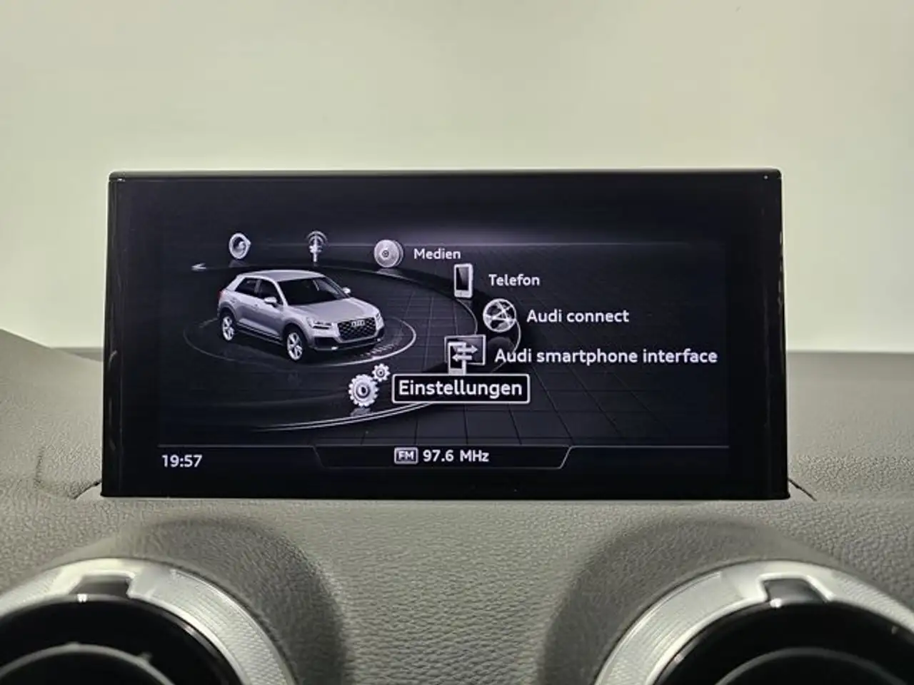 Audi Q2 35 TFSI Virtual Kamera StandheizungSportsitze — Galería del vehículo 25