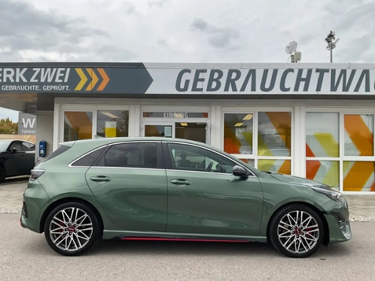 Kia Ceed / cee'd 1,6 GT ACC Kamera Navi DAB LED BLIS JBL — Galería del vehículo 8