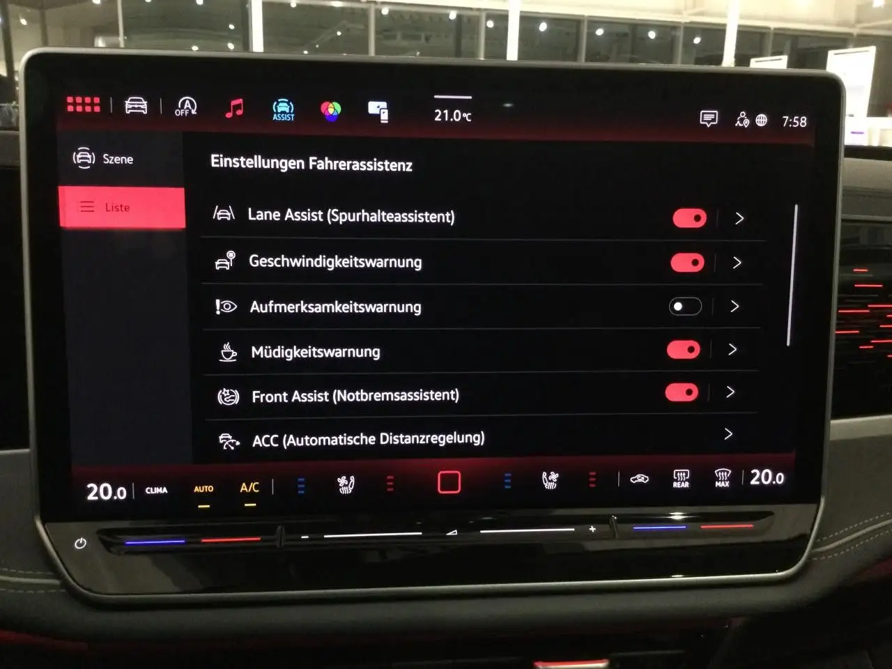 Volkswagen Passat Variant 1.5 eTSI DSG Elegance LED ACC NAVI — معرض صور السيارة 17