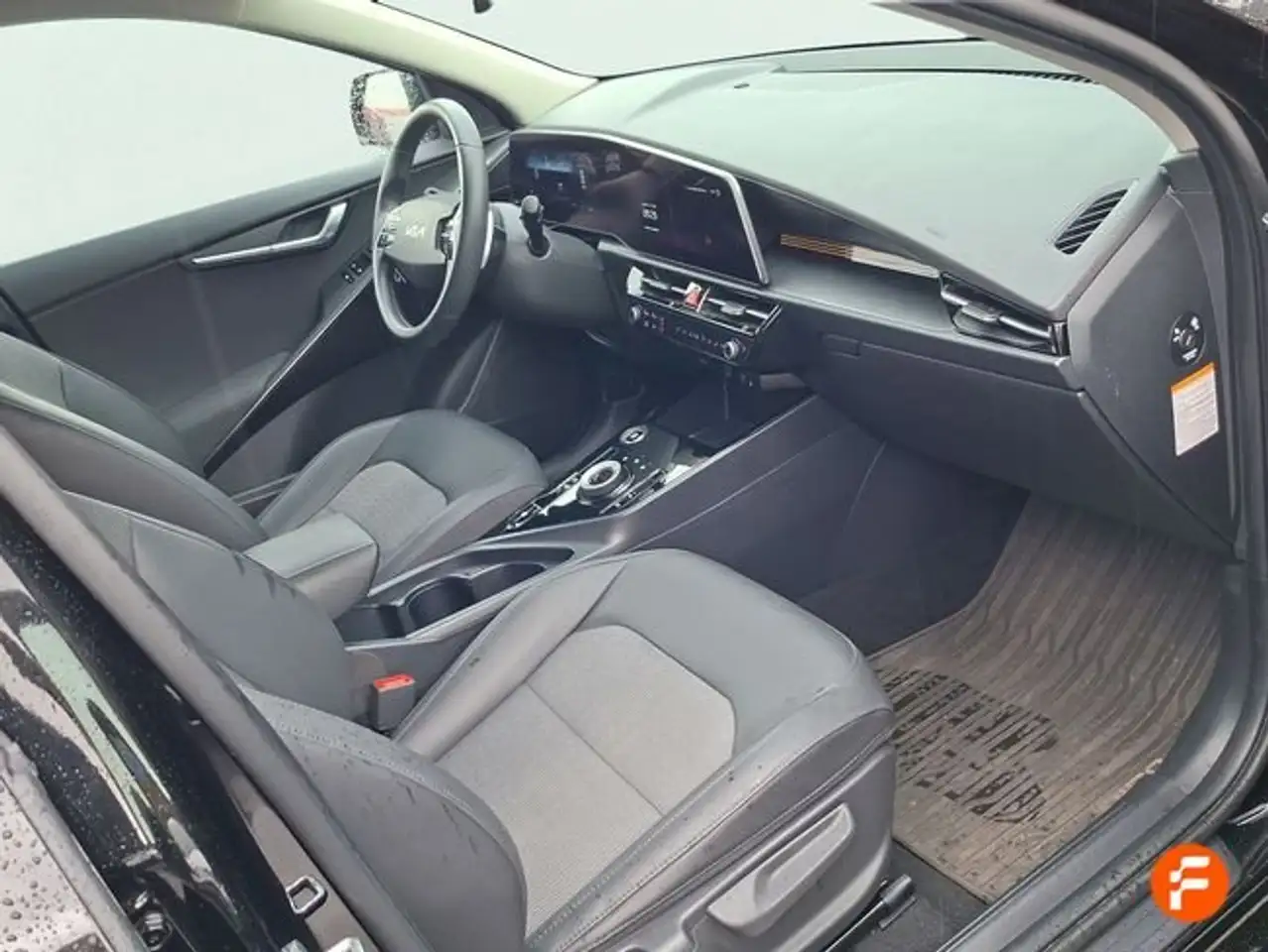 Kia Niro 1.6 HEV Emotion — Vehicle gallery 16