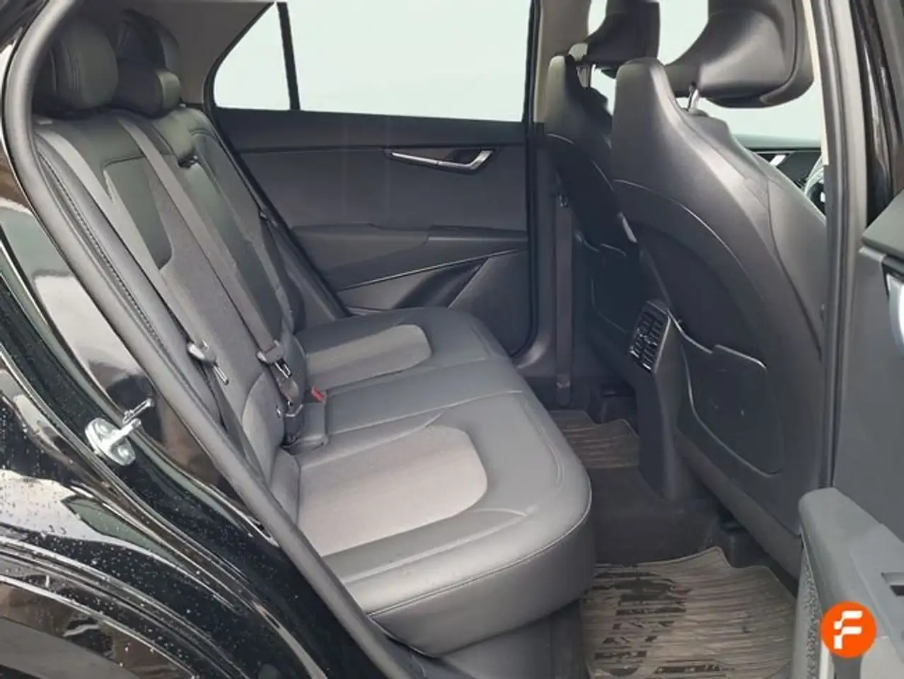 Kia Niro 1.6 HEV Emotion — Vehicle gallery 12