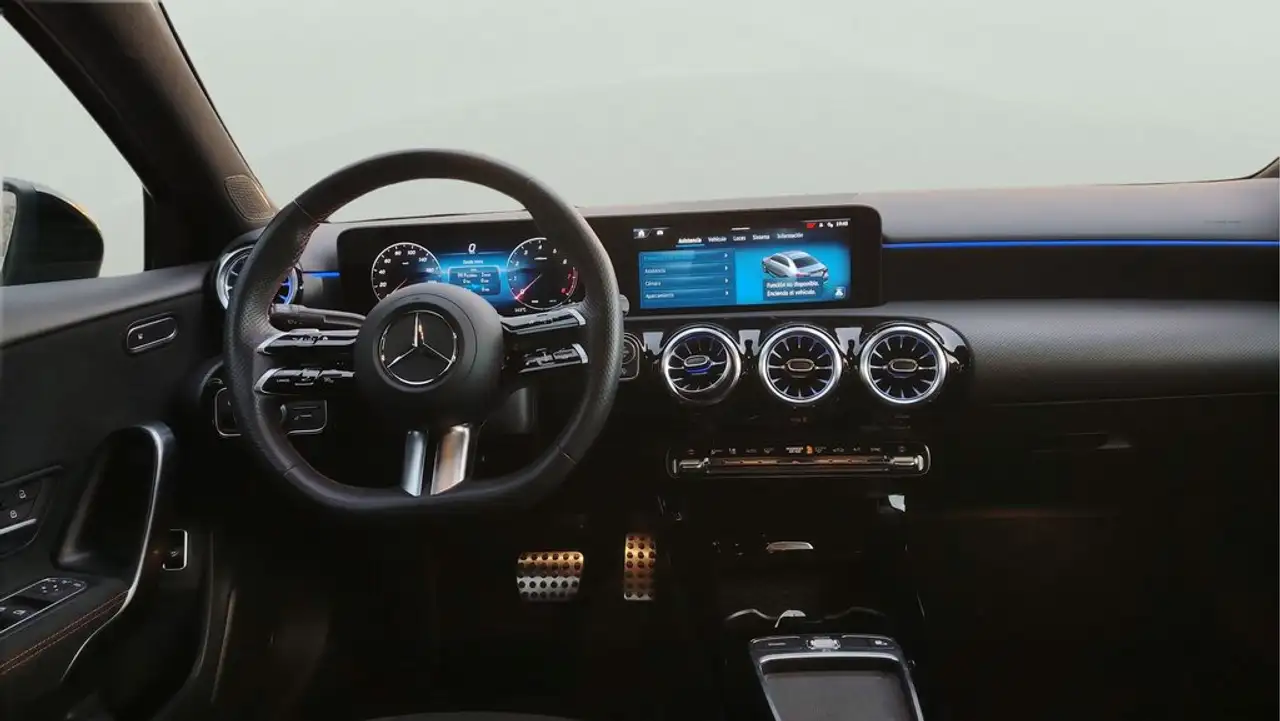 Mercedes-Benz A 200 Sedán Progressive Line Advanced 7G-DCT — Galerie du véhicule 9