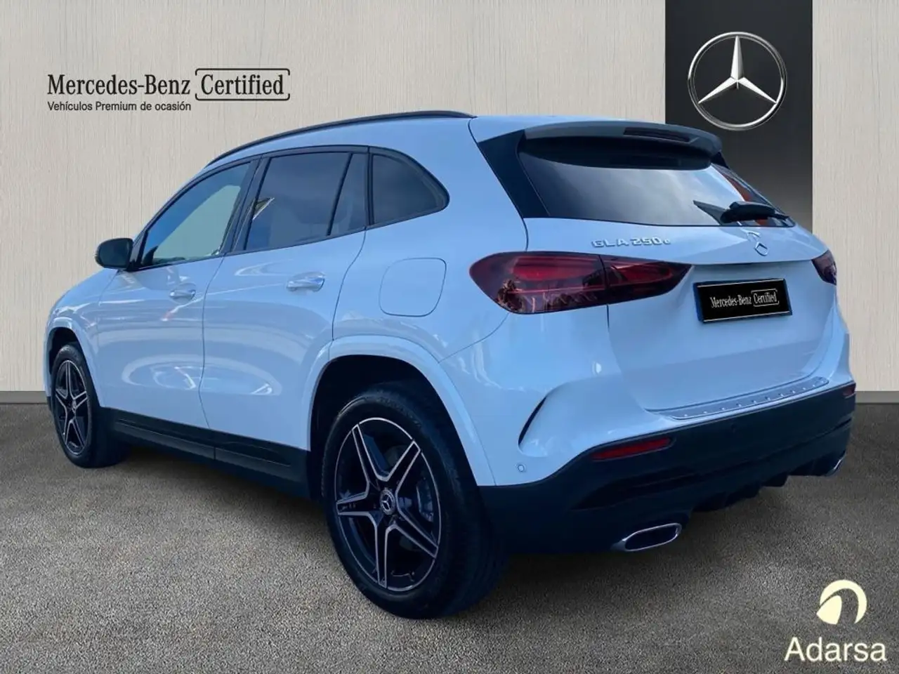 Mercedes-Benz GLA 250 e AMG Line — Galería del vehículo 4