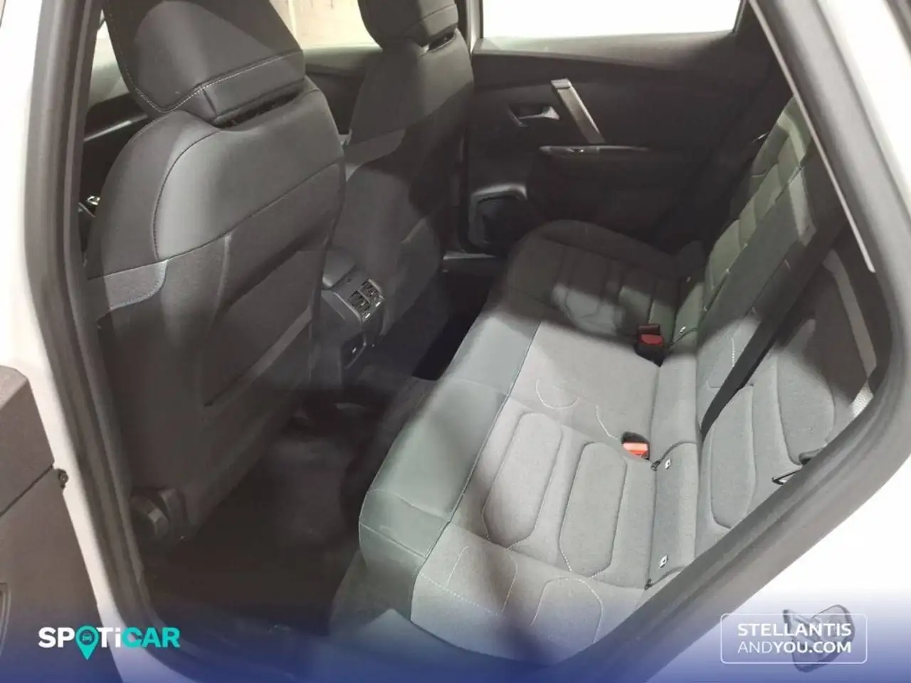 Citroen C4 1.2 PureTech Plus S&S 130 — Galerie du véhicule 10
