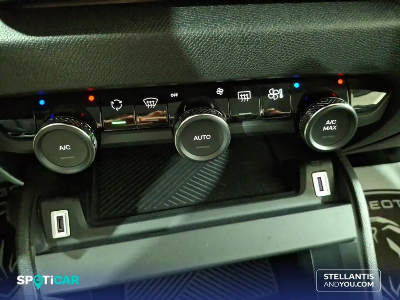 Citroen C4 1.2 PureTech Plus S&S 130 — Galerie du véhicule 23