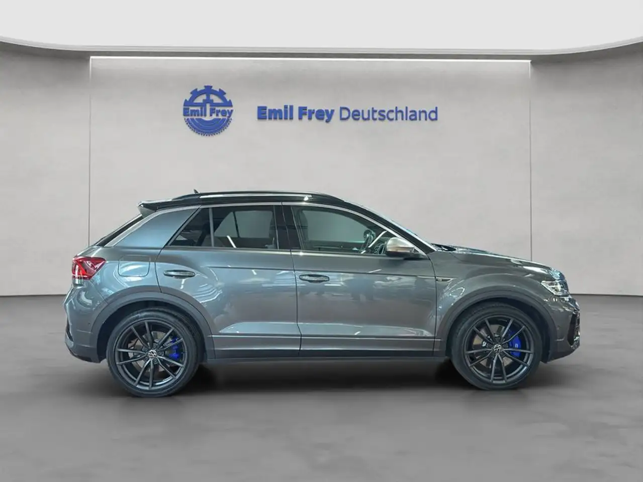 Volkswagen T-Roc 2.0 TSI 4MOTION DSG R Performance Pano — Vehicle gallery 6