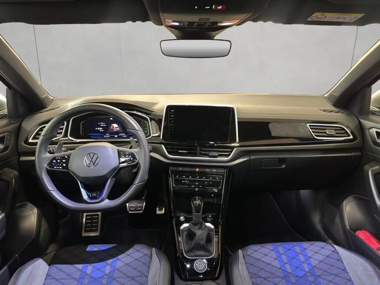 Volkswagen T-Roc 2.0 TSI 4MOTION DSG R Performance Pano — Vehicle gallery 12