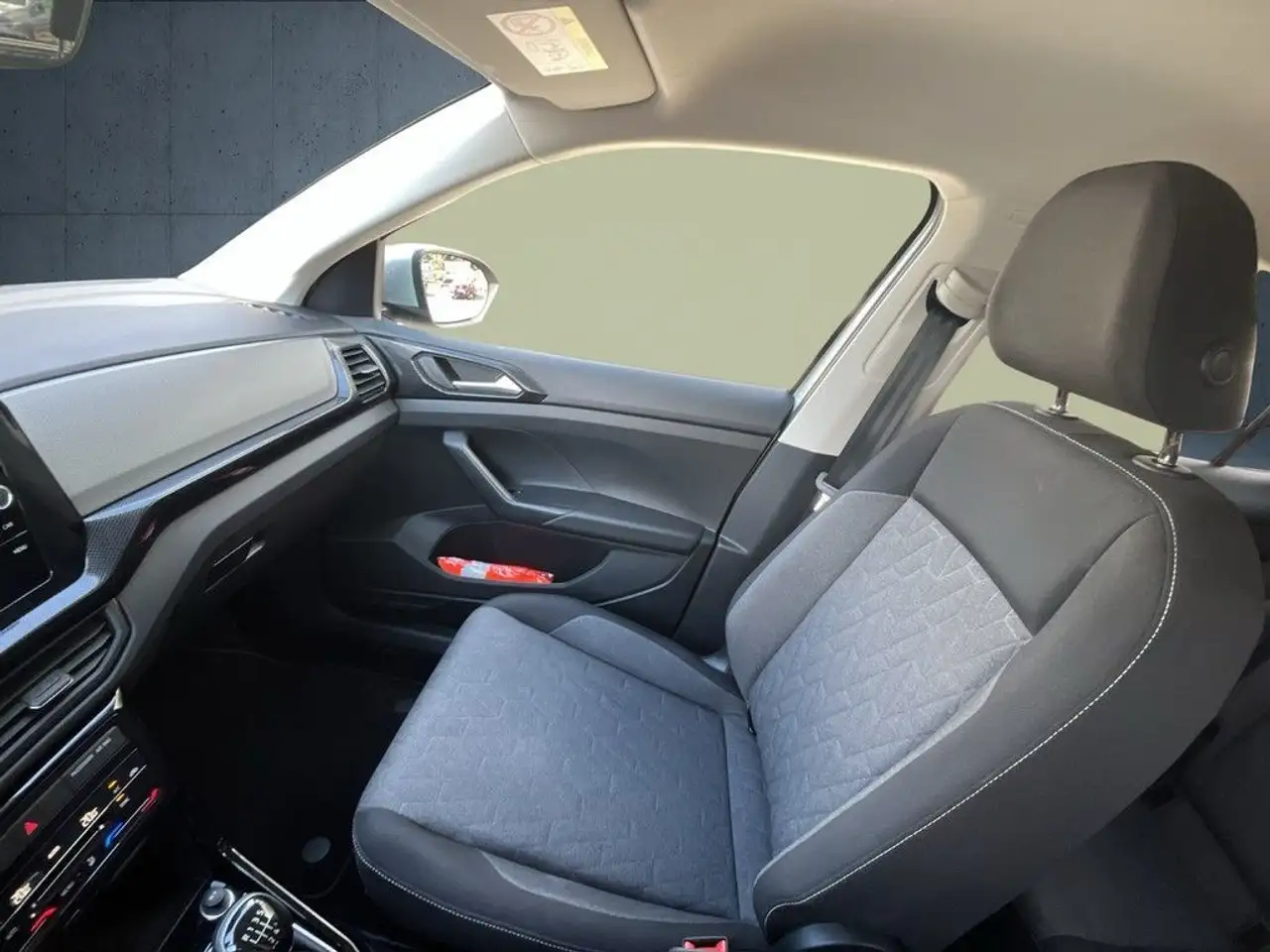 Volkswagen T-Cross 1.0 TSI Life LED App-Connect ACC — معرض صور السيارة 18