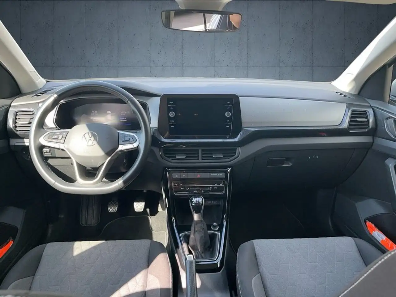 Volkswagen T-Cross 1.0 TSI Life LED App-Connect ACC — معرض صور السيارة 12