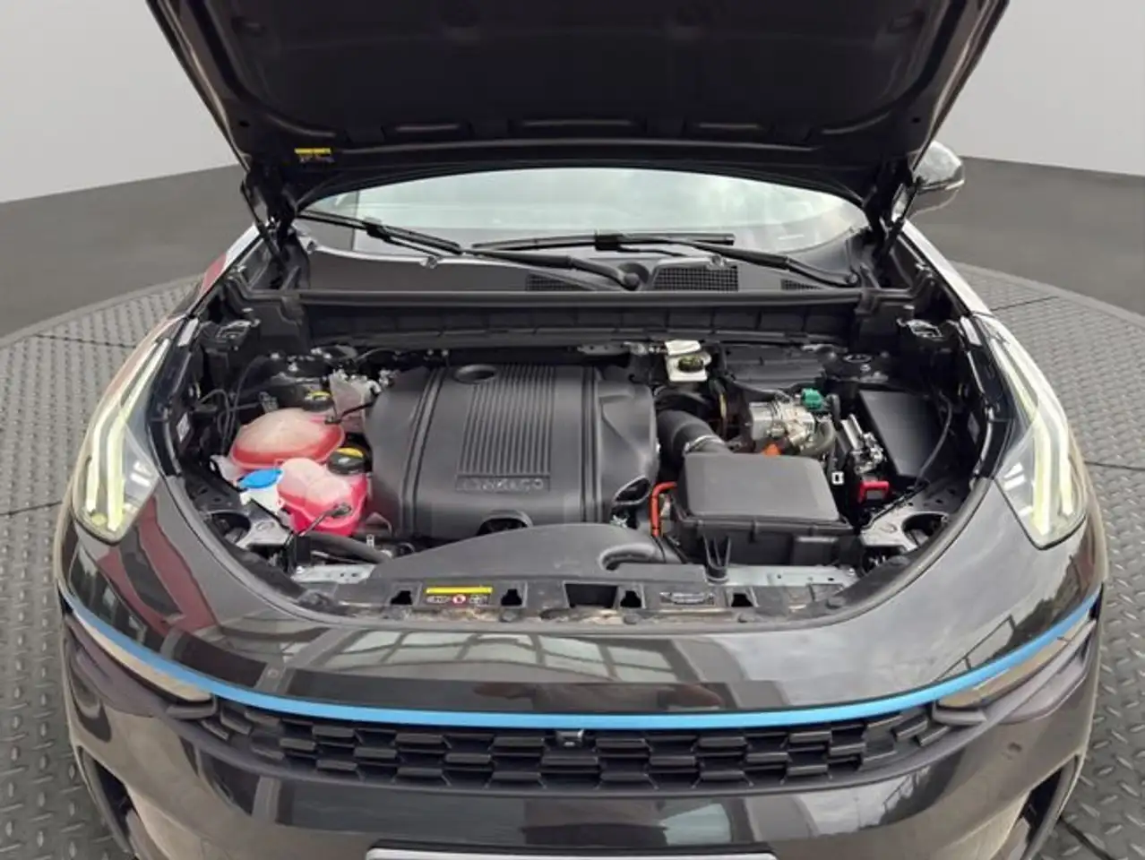 Lynk & Co 01 1.5T PHEV — Vehicle gallery 22