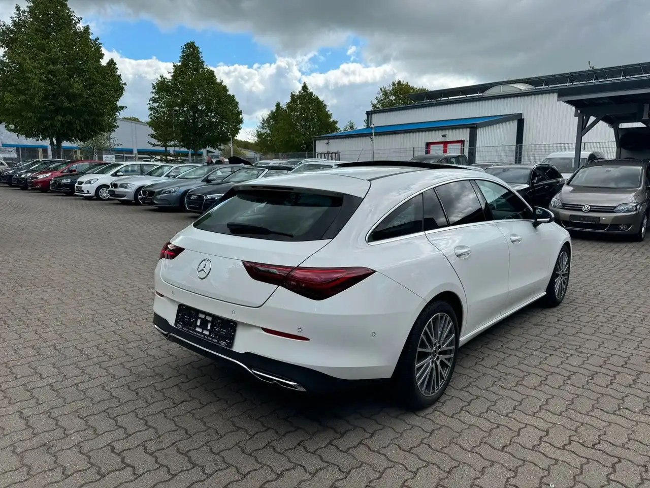 Mercedes-Benz CLA 180 AUTOM°PANO°LED°T-LEDER! — Vehicle gallery 5