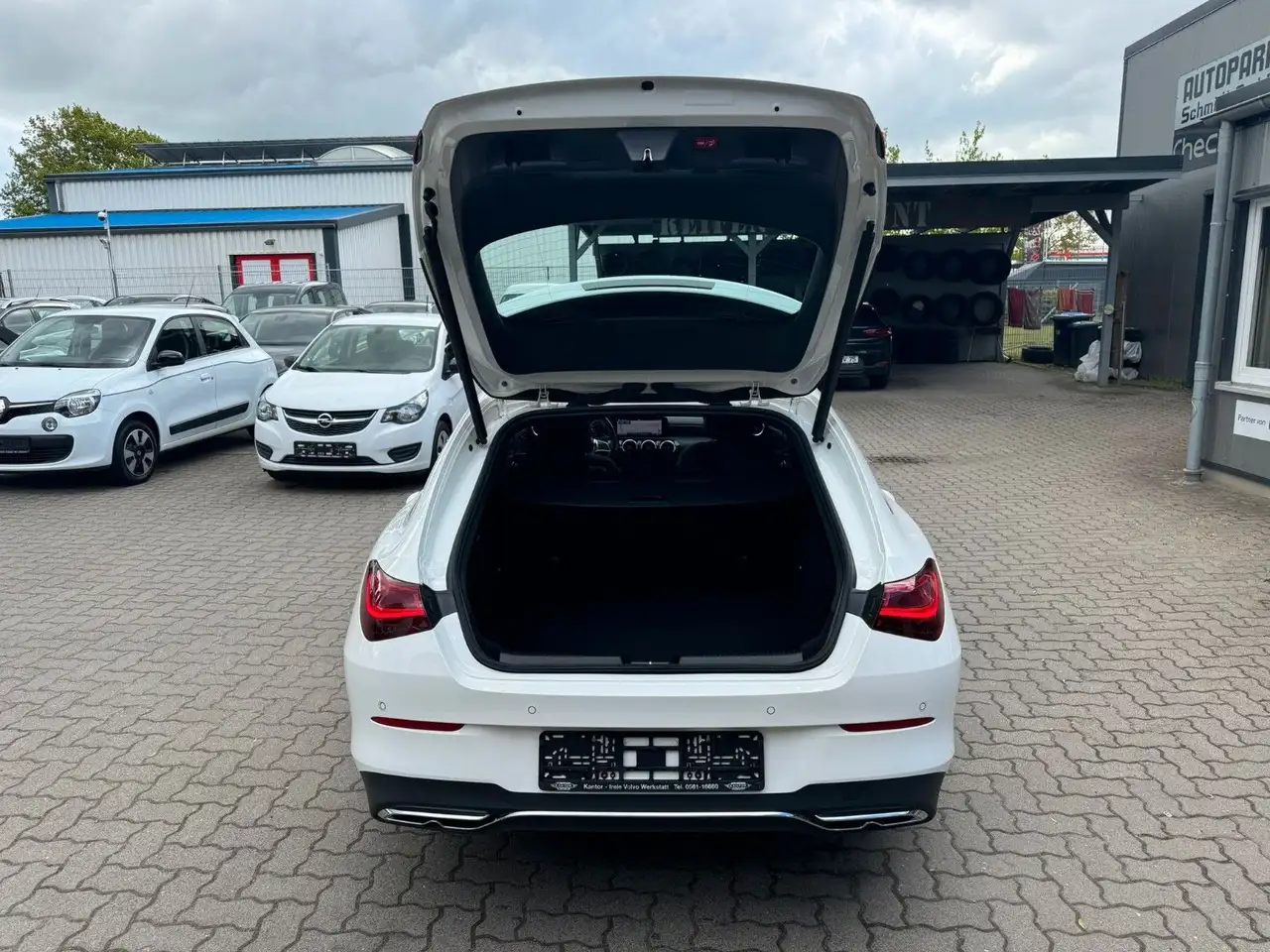 Mercedes-Benz CLA 180 AUTOM°PANO°LED°T-LEDER! — Vehicle gallery 22
