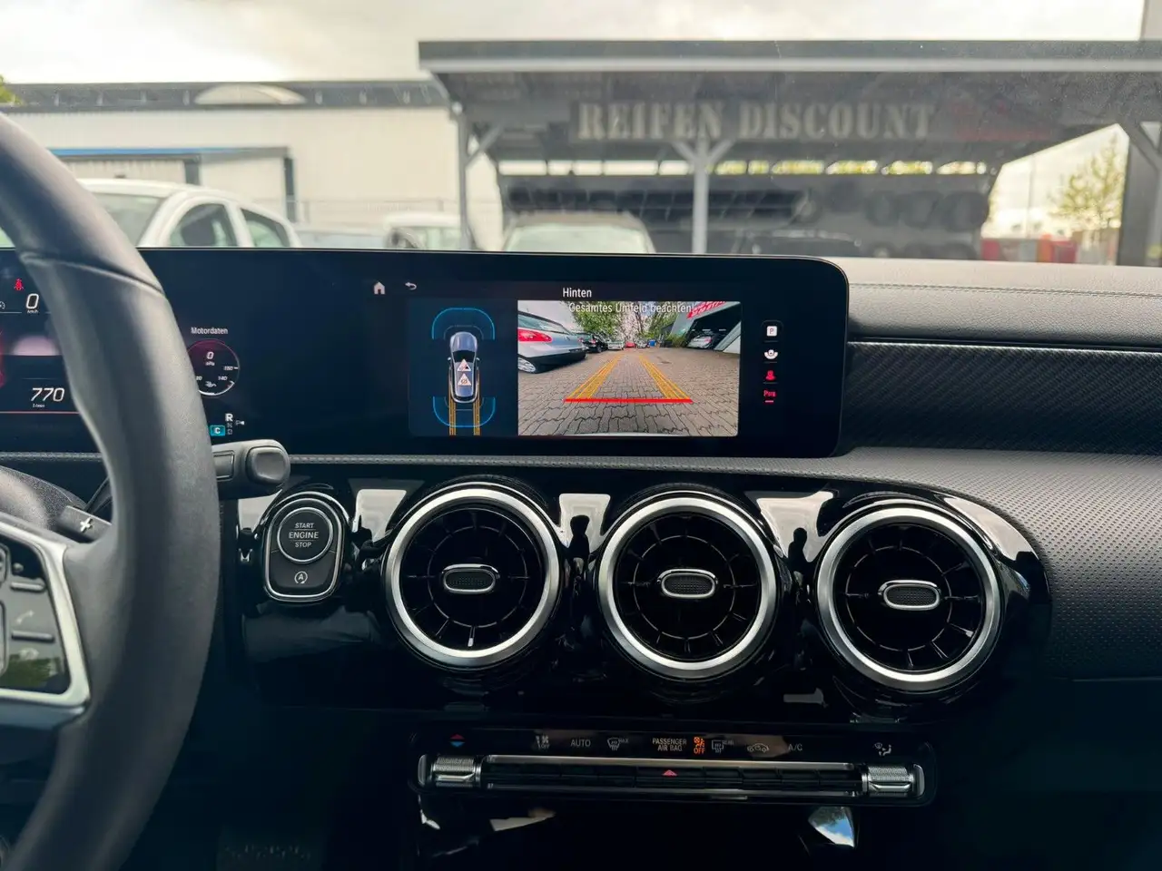 Mercedes-Benz CLA 180 AUTOM°PANO°LED°T-LEDER! — Vehicle gallery 15