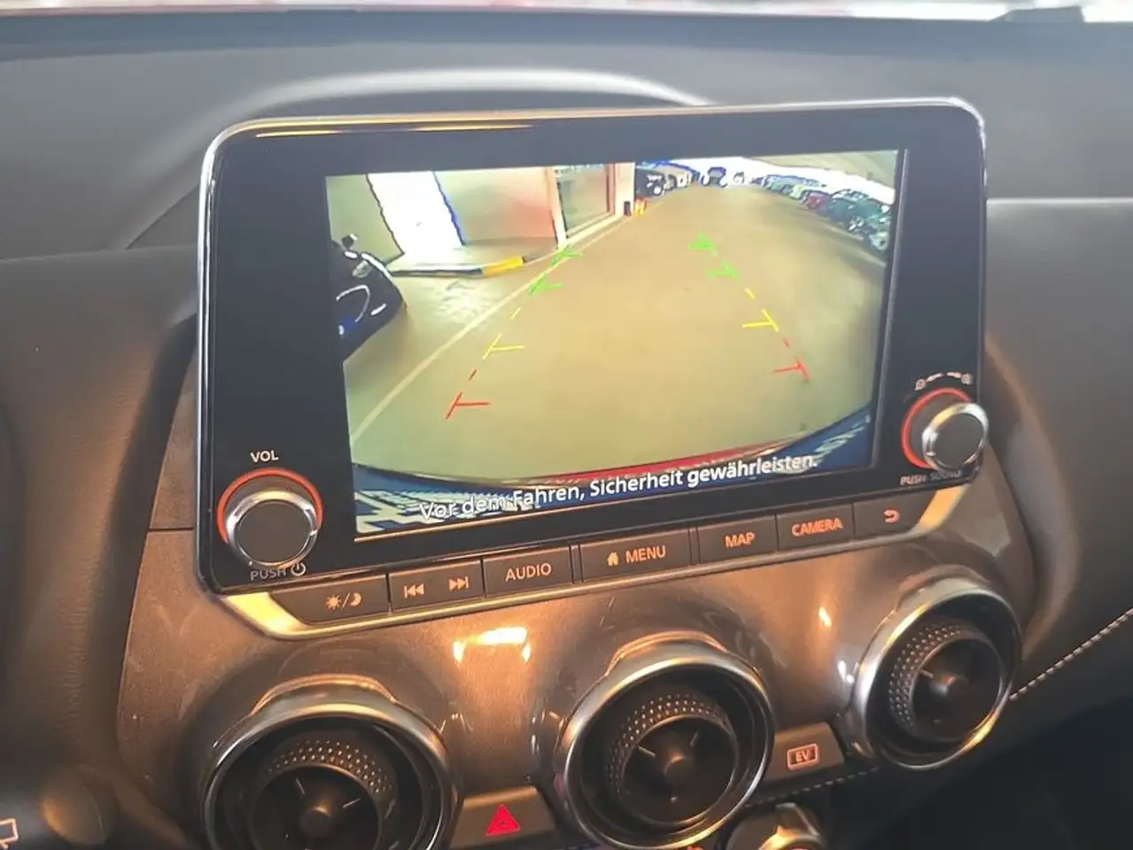 Nissan Juke 1.6 Hybrid 4AMT N-Connecta — Vehicle gallery 16