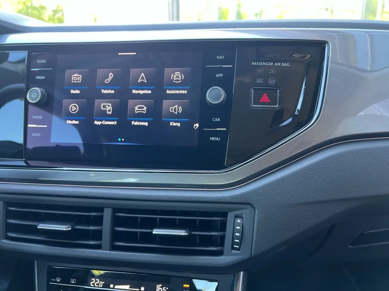Volkswagen Polo VI 1.0 TSI Style *Navi*APP*Climatronic* — Galerie du véhicule 12