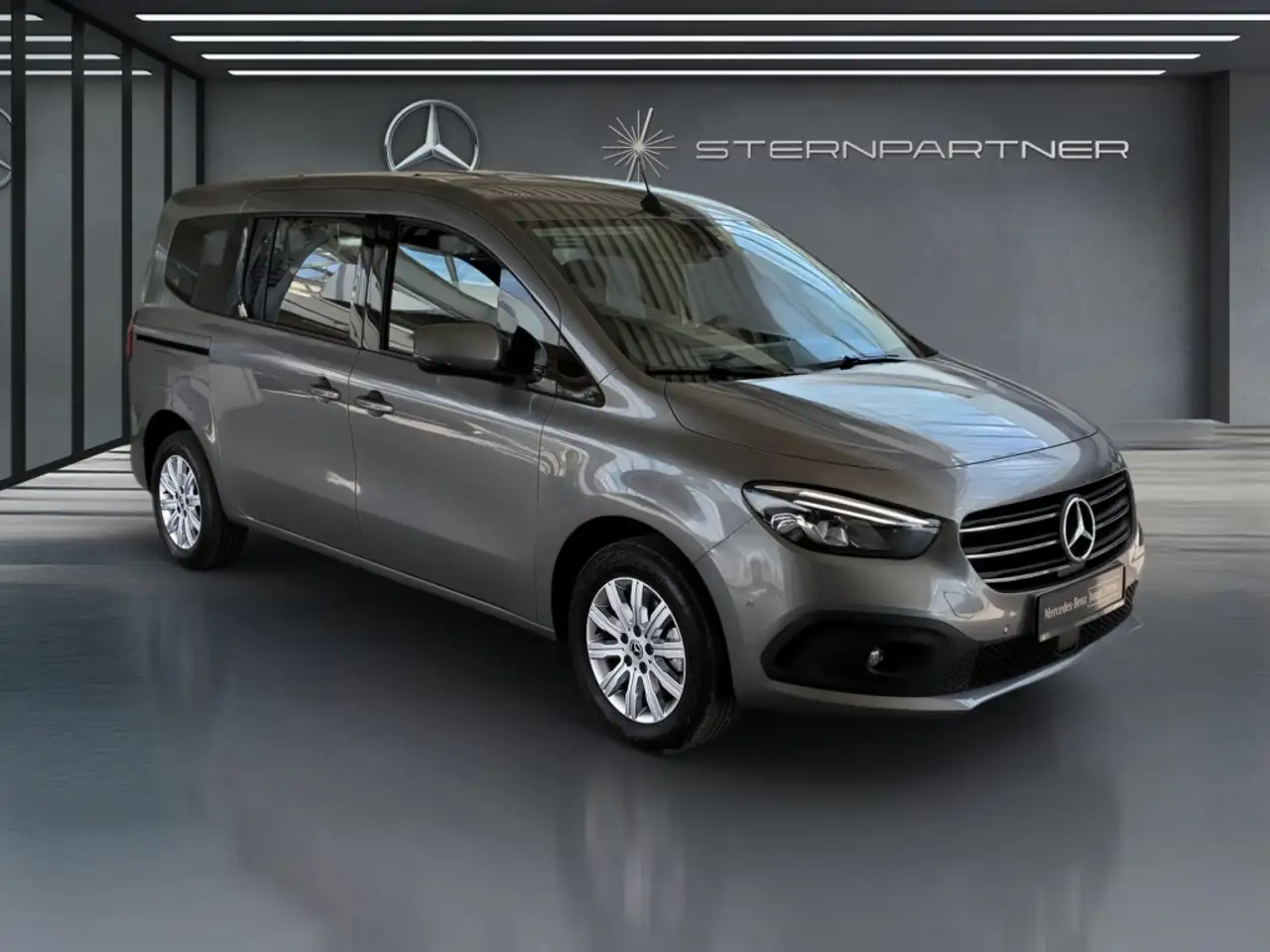 Mercedes-Benz T-Klasse T 180 Progressive Lang 7 Sitze-AHK — معرض صور السيارة 18