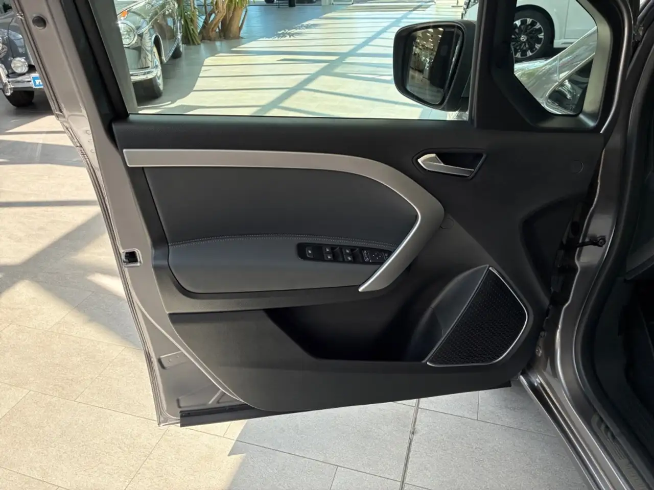 Mercedes-Benz T-Klasse T 180 Progressive Lang 7 Sitze-AHK — معرض صور السيارة 5