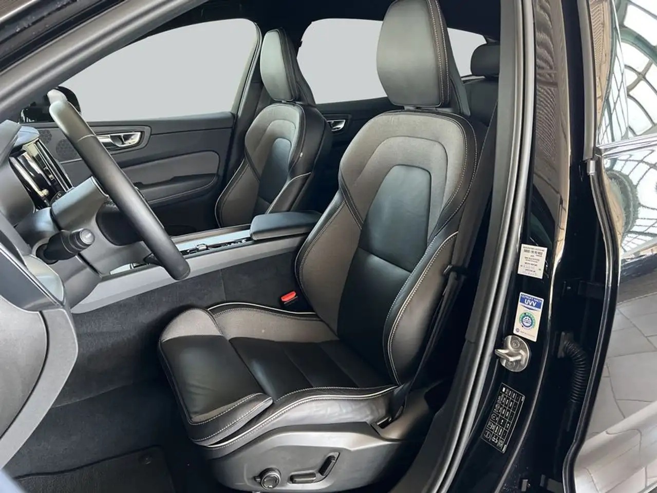 Volvo XC60 XC60 B5 AWD Plus Black-Edition 21'' PilotAssist Li — Vehicle gallery 10