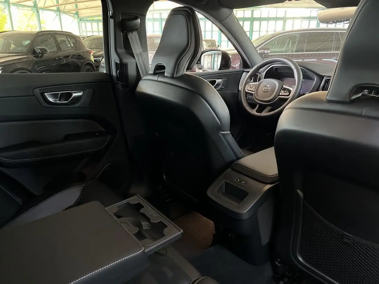 Volvo XC60 XC60 B5 AWD Plus Black-Edition 21'' PilotAssist Li — Vehicle gallery 22