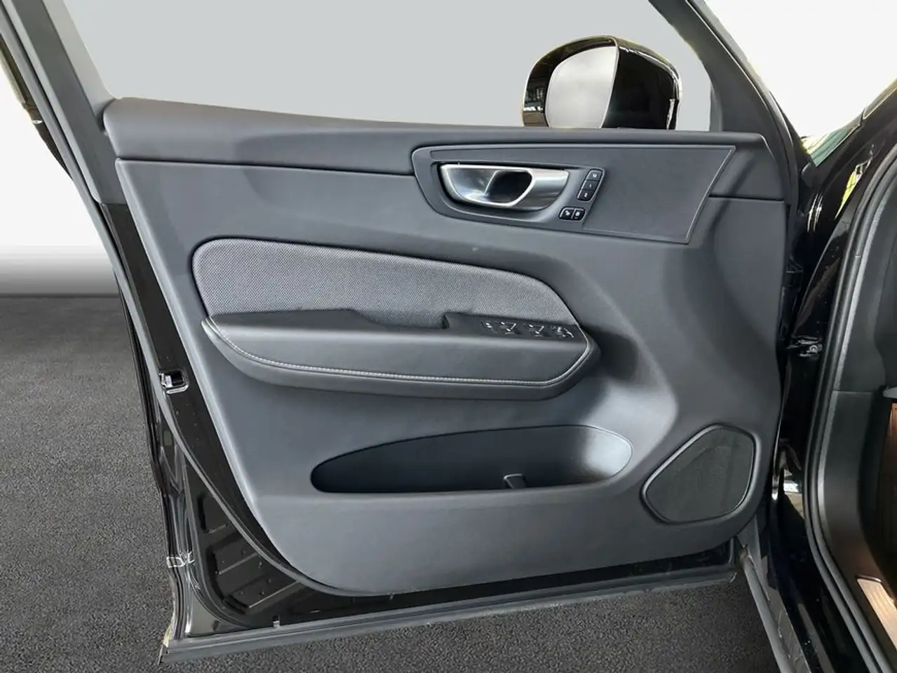 Volvo XC60 XC60 B5 AWD Plus Black-Edition 21'' PilotAssist Li — Vehicle gallery 19