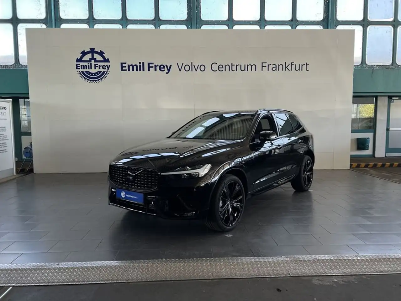 Volvo XC60 XC60 B5 AWD Plus Black-Edition 21'' PilotAssist Li — Vehicle gallery 31