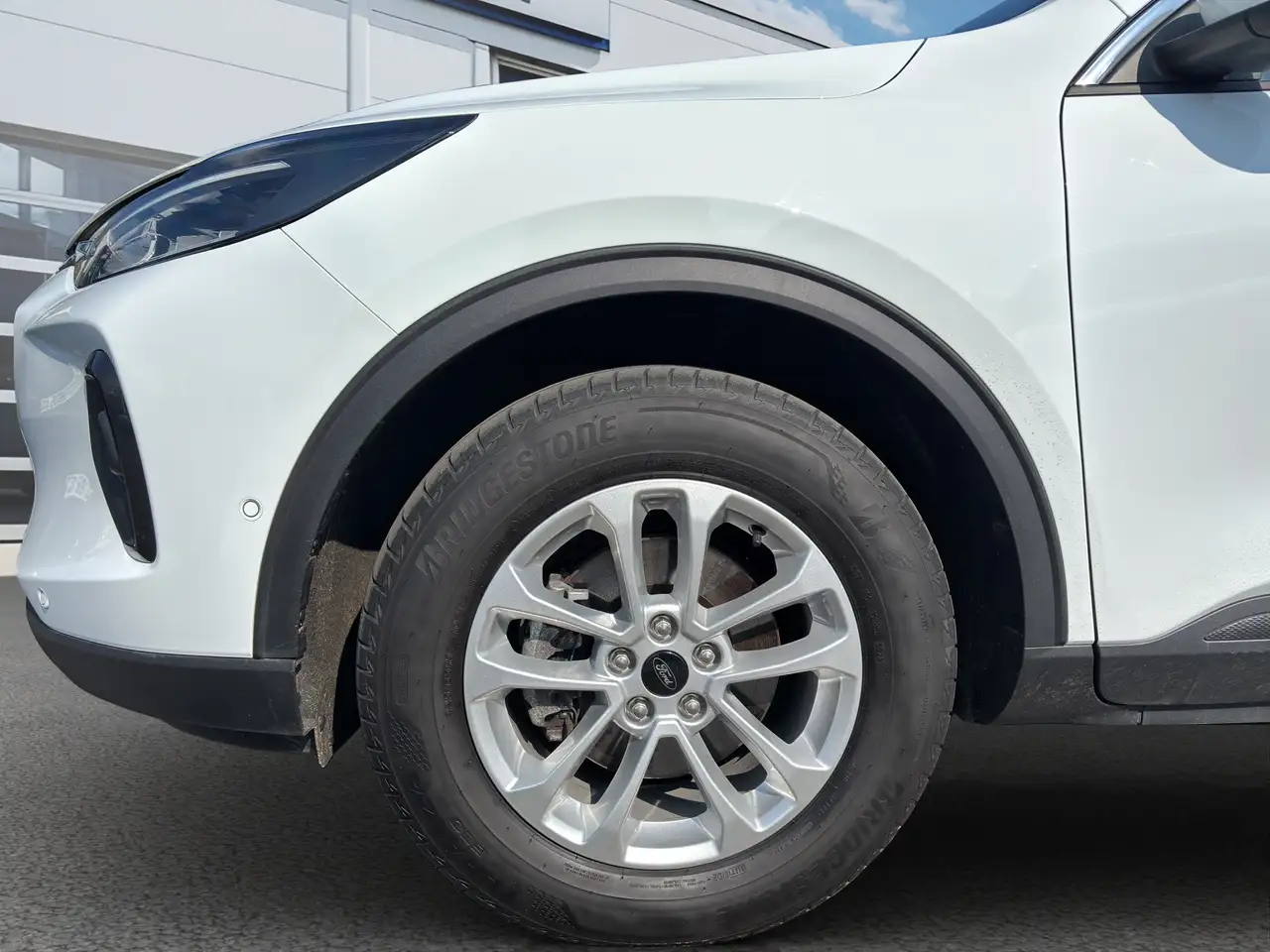 Ford Kuga Hybrid Titanium PHEV — Vehicle gallery 9